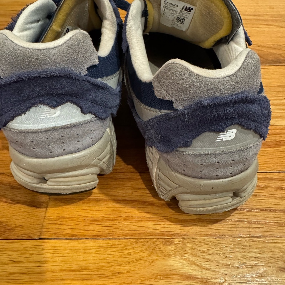 New Balance - Picture 3 of 8